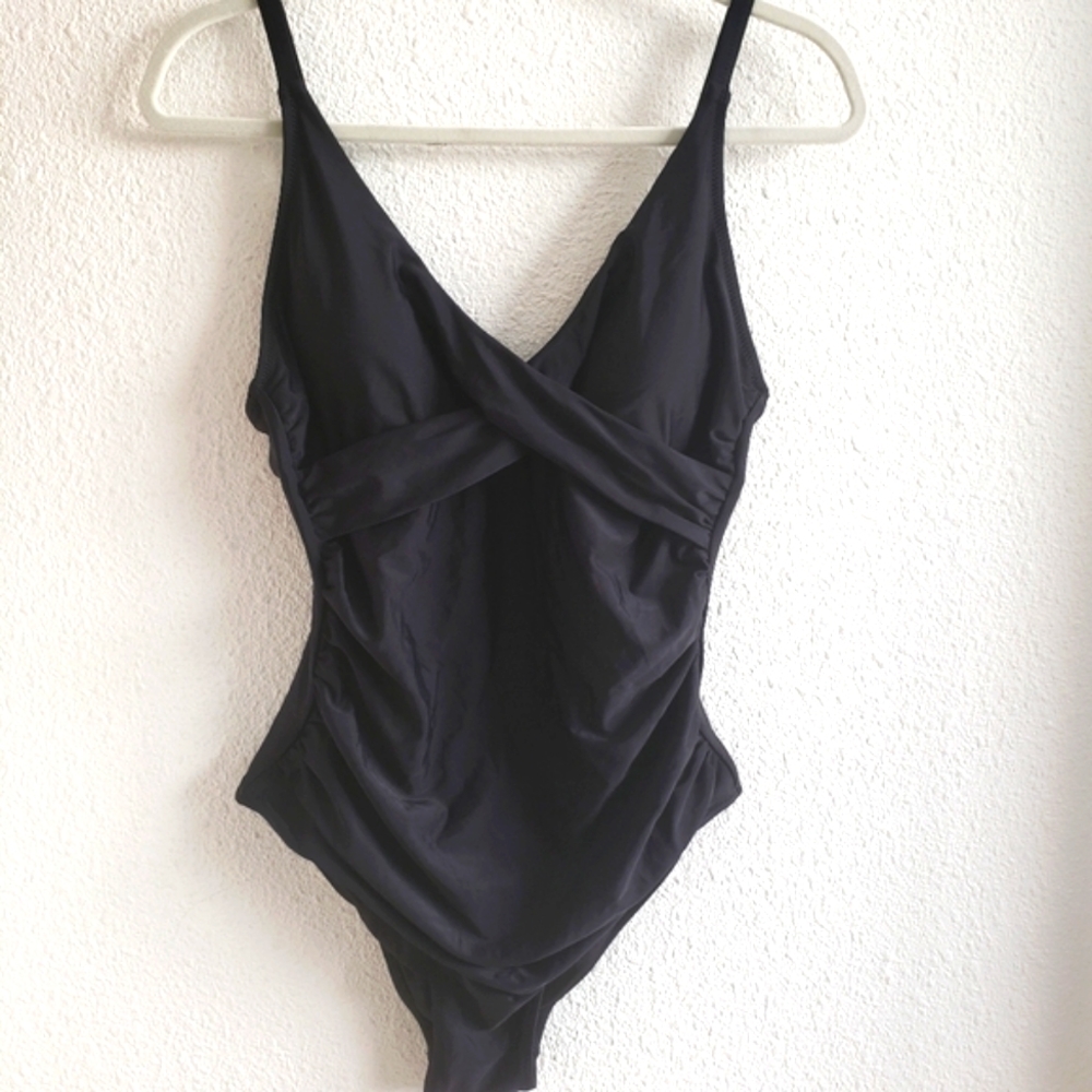 NWOT Annbon Women Black Onepice Drapped Swimsuit